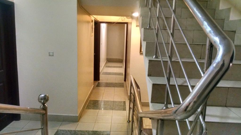 Embassy Lodge Карачі Екстер'єр фото